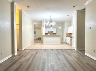 825 Simi Dr, Arlington, TX 76001