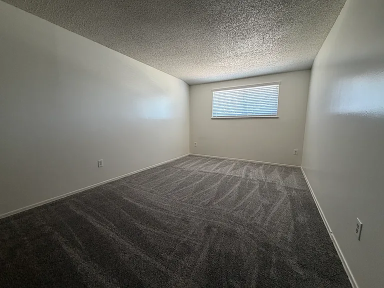 15176 Oakwood Ln — Photo 17