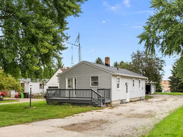 525 S Grove St, Waupun, WI 53963