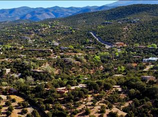 946 Cerro De La Paz, Santa Fe, NM 87501