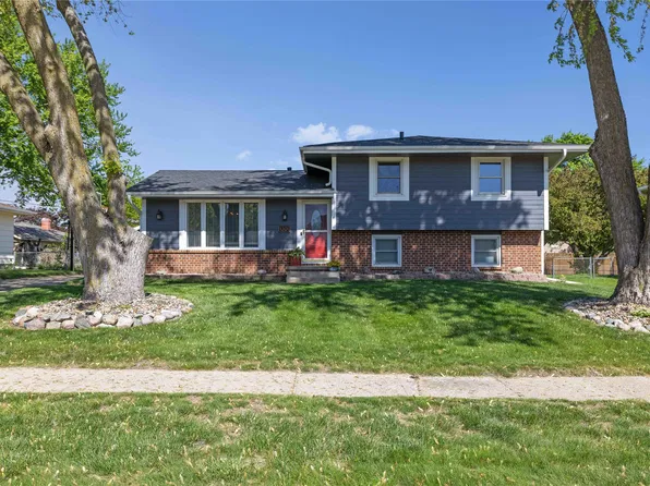 1201 SE Bel Aire Rd, Ankeny, IA 50021