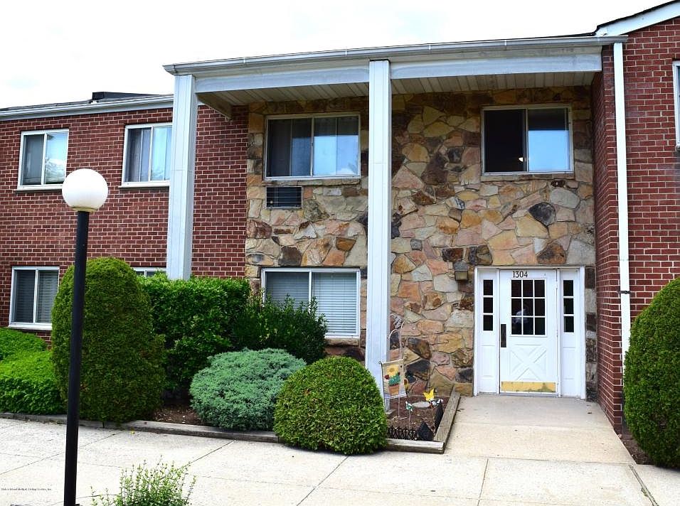 1st image of 1304 Rockland Ave APT 1F
