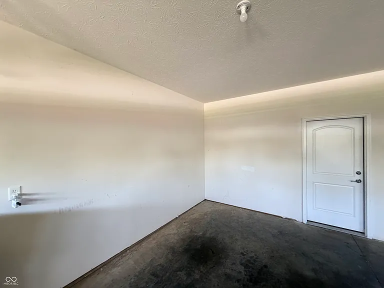 357 Indigo St — Photo 34