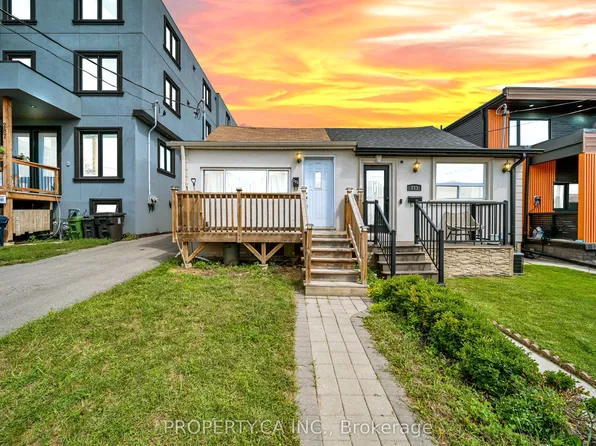 285 Robina Ave, Toronto, ON M6C 3Y9