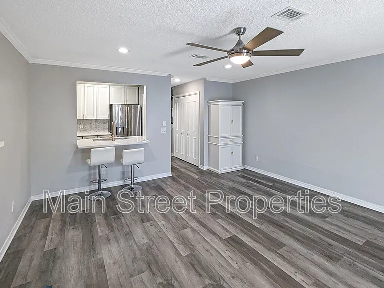 1313 Foxborough Dr — Photo 5