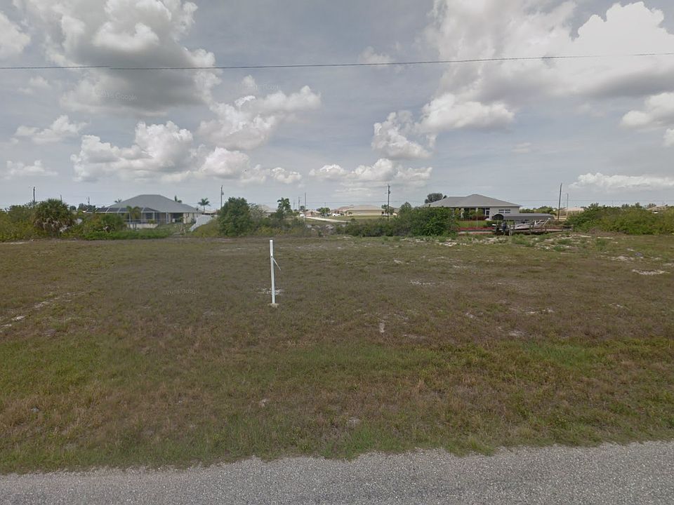 1st image of 424 NW 32nd Pl