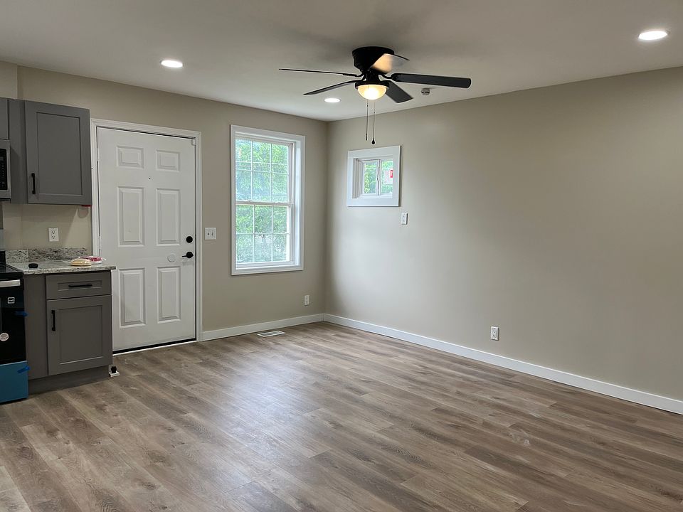 Spacious open living. Enjoy open floor plan of the kitchen and living room areas.