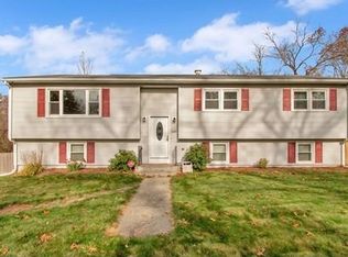 250 Parkerview St, Springfield, MA 01129