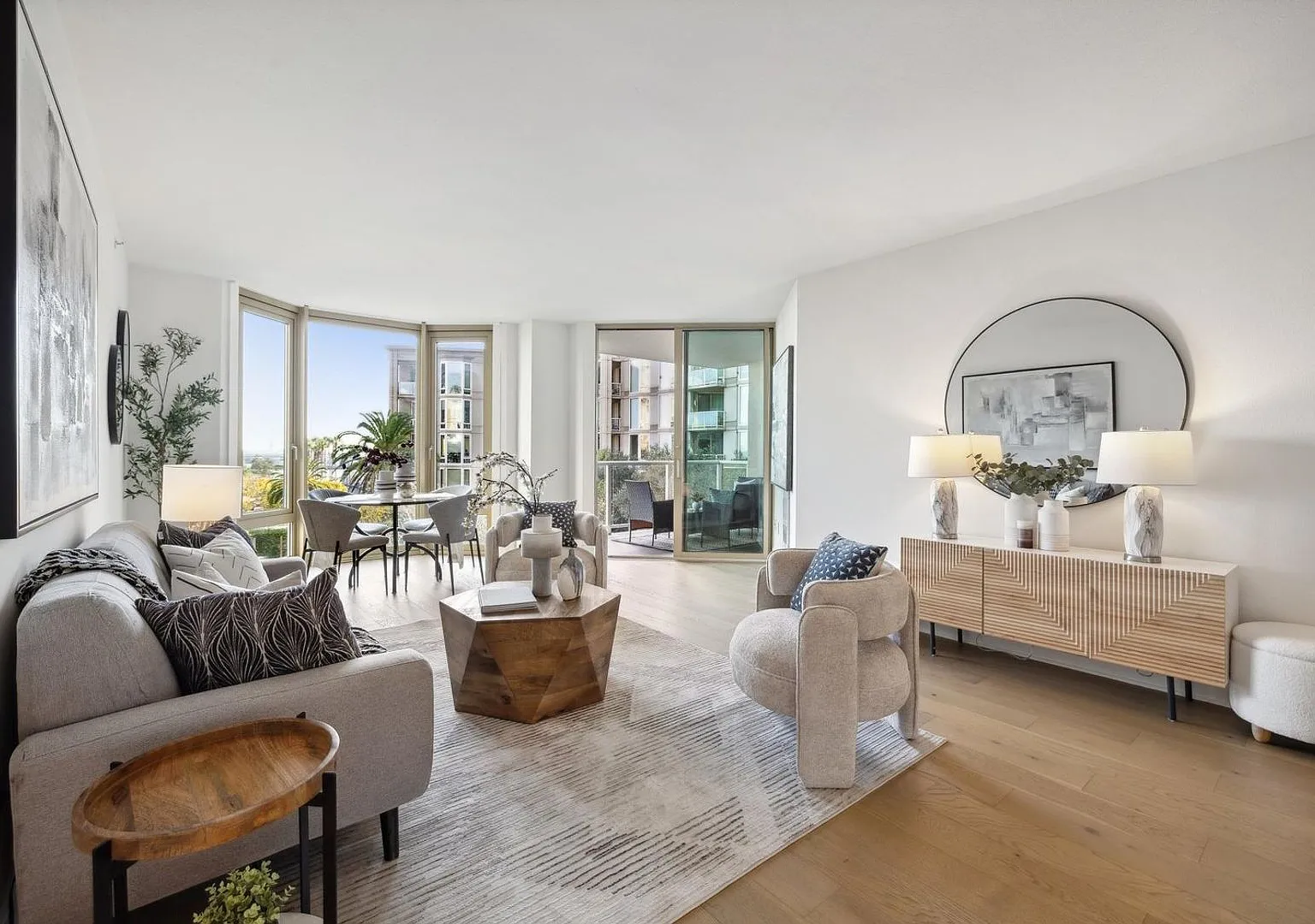 2br/2ba Remodeled Condo In The Towers! Parking! Pool! Progressive — Photo 1