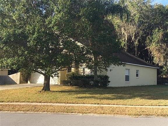 2nd image of 202 Clydesdale Cir