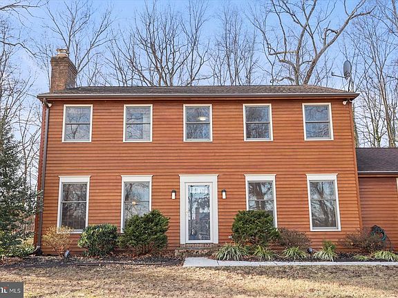 2nd image of 437 Valley View Dr