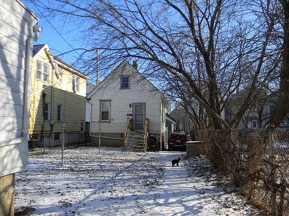 3rd image of 2432 N Holton St