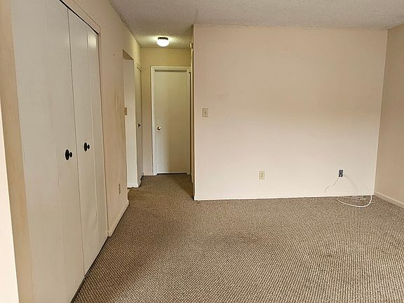 2nd image of 450 Abbotsleigh Ct #1
