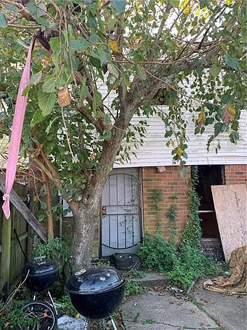 1st image of 6738 Tara Ln