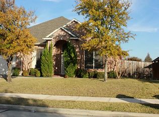 5802 Greenway Dr, Rowlett, TX 75089