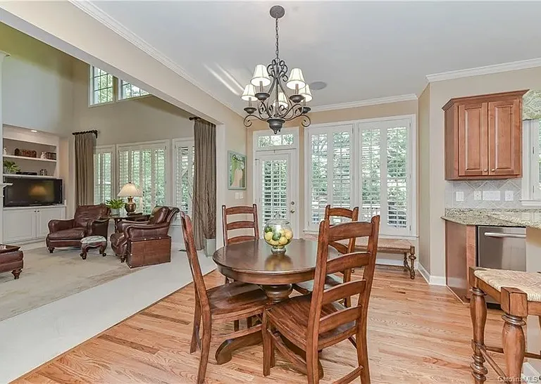 2531 Arden Gate Ln — Photo 2