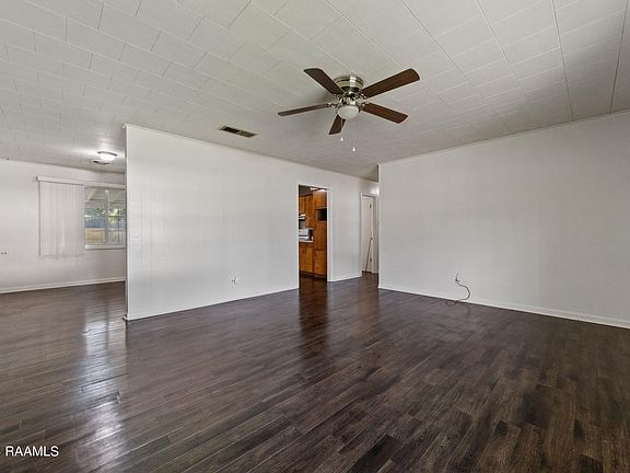 3rd image of 1511 Elm St