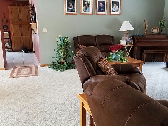 4th image of 1024 Schallock Rd