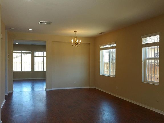 5th image of 11834 Iverson St