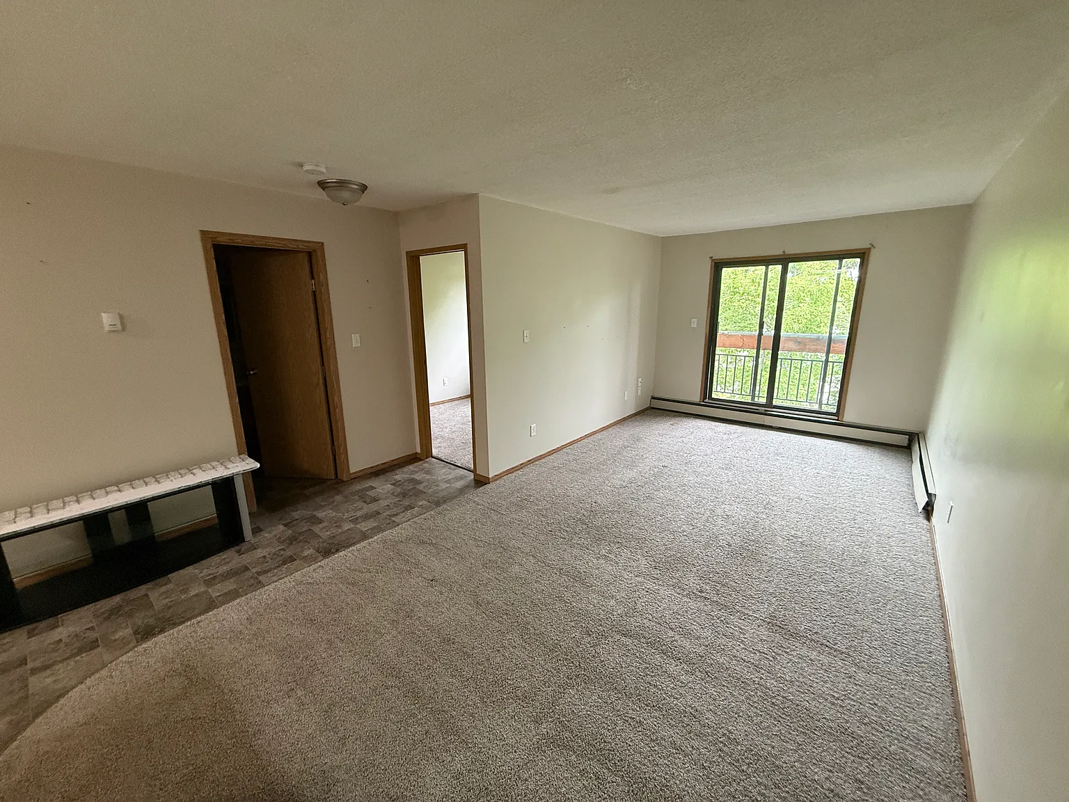 5013 50 Street 1 Bedroom Unit — Photo 4
