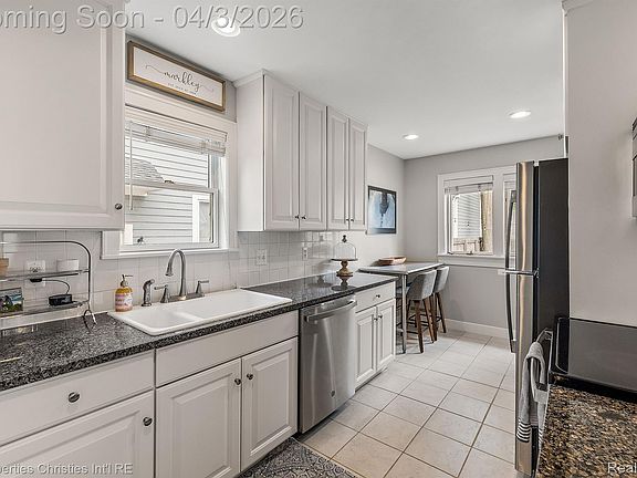 5th image of 1007 Chester St