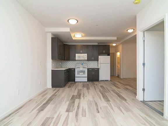 2nd image of 625 Faile St #101