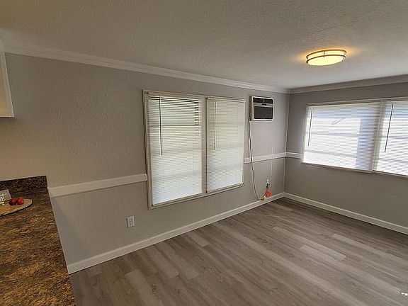 5th image of 1250 Lakeview Dr #37