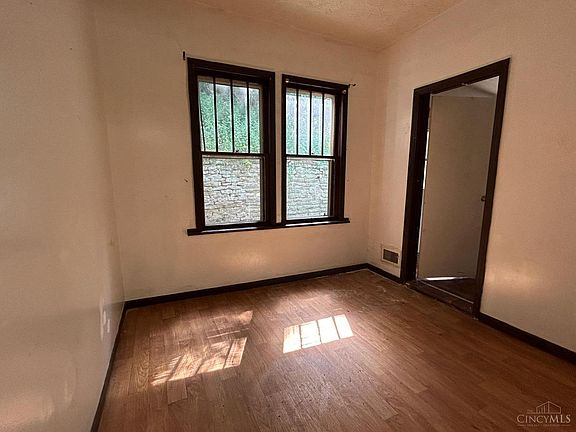 5th image of 524 Fairbanks Ave