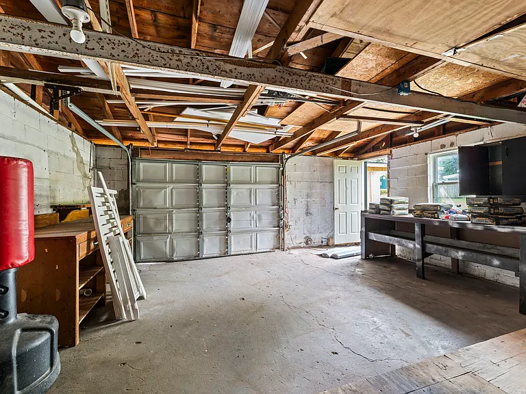 1021 S Maple Ave — Photo 16
