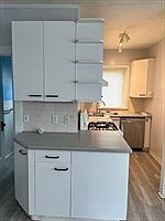 5th image of 71 Sycamore St