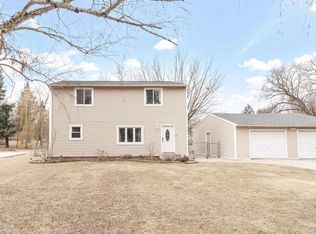 5326 S Baxter Ln, Janesville, WI 53546