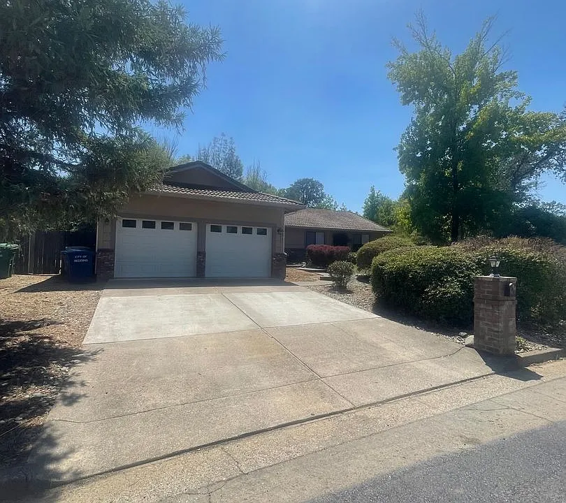 651 Country Oak Dr