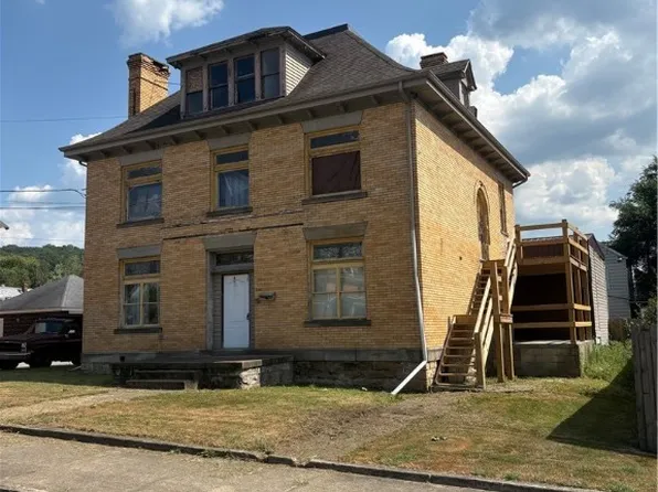 214 E Fairview Ave, Connellsville, PA 15425