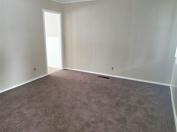 2nd image of 607 E Pine St