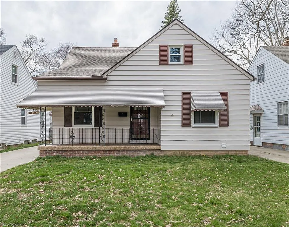 18307 Mapleboro Ave photo 1