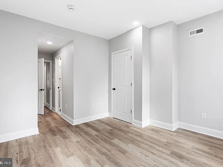1847 Gerritt St — Photo 22