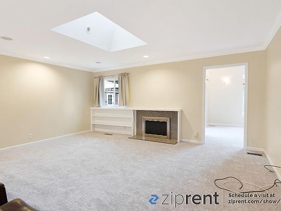 3rd image of 1017 Woodbine Way