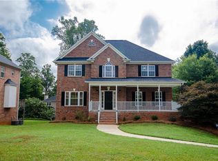 3645 Glennmoor Dr, Pfafftown, NC 27040