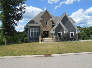 112 University Estates Blvd, Athens, OH 45701