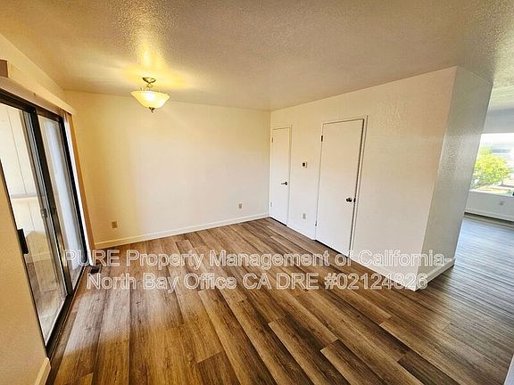 4th image of 521 Sherry Dr