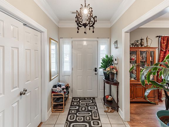 5th image of 123 Beaconsfield Dr