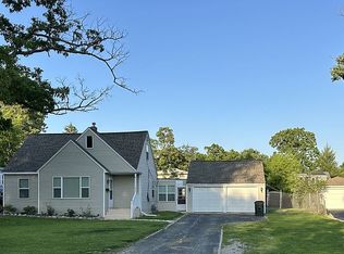 417 N Prospect Dr, Round Lake Park, IL 60073