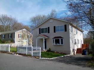 643 Soundview Ave, Bridgeport, CT 06606