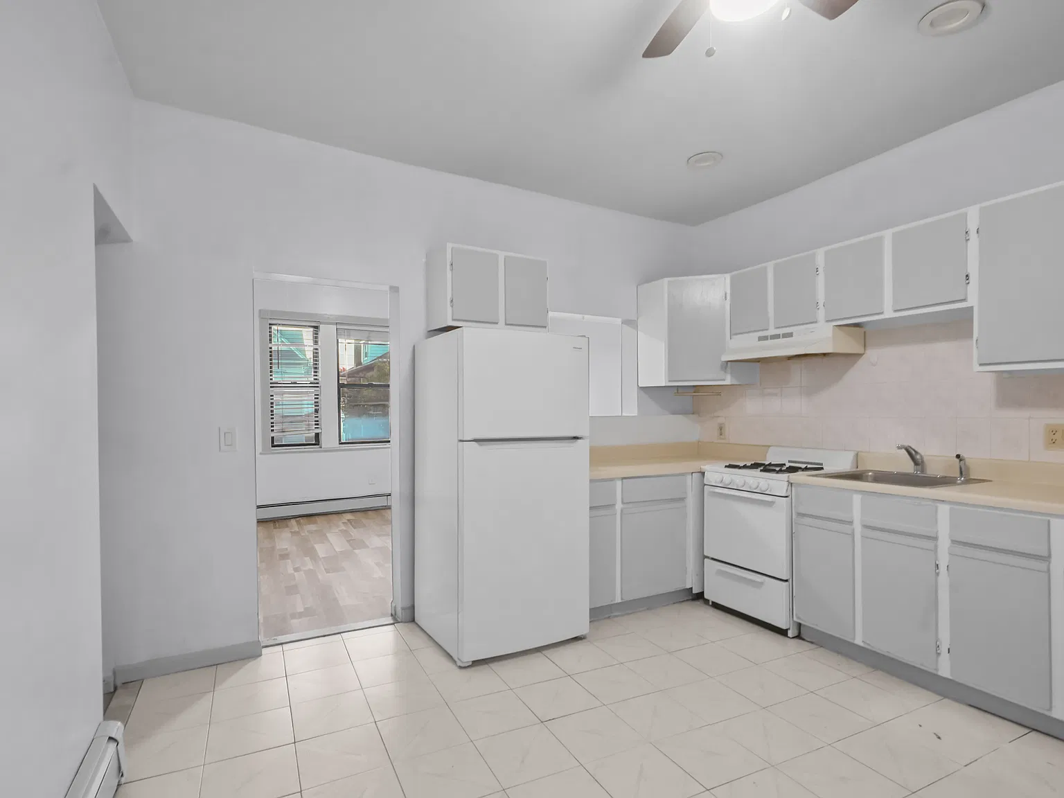 2 bed, $1,800 — Photo 3