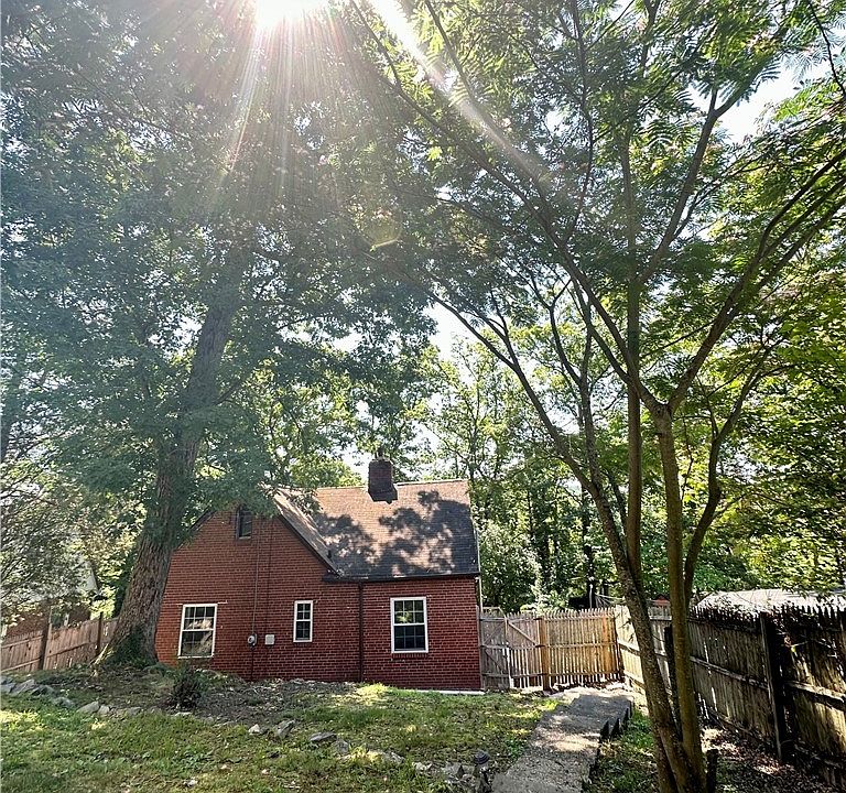 1st image of 1603 Claire St