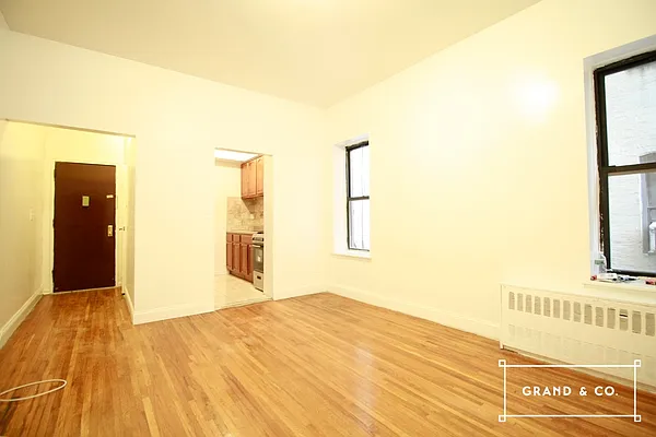 Rented by Grand & Co. | media 2