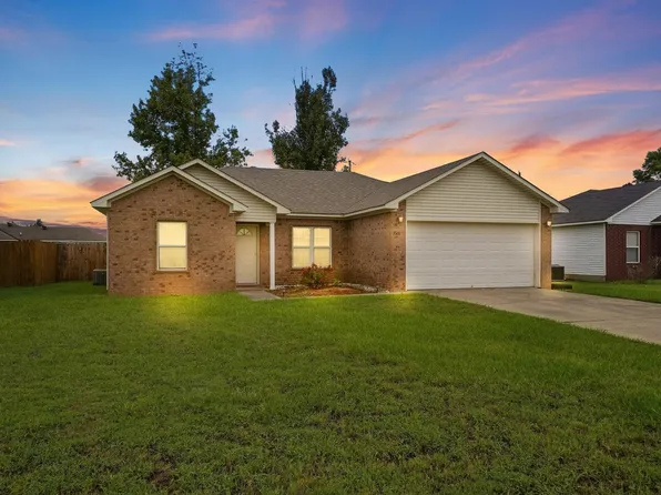 2308 Red Baron Dr, Jacksonville, AR 72076