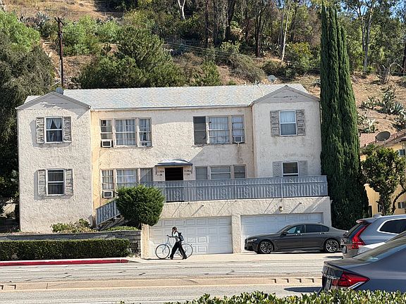 2nd image of 1136 N Verdugo Rd #1136