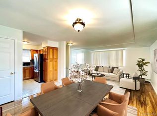3540 204th St, Bayside, NY 11361