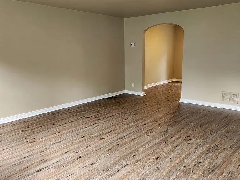 2618 Waldo St — Photo 4